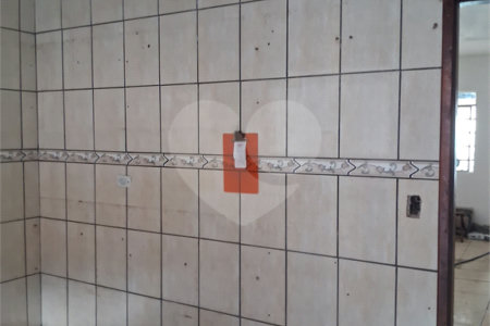 Sobrado à venda ou para alugar com 2 quartos em Vila Aimoré, São Paulo, SP