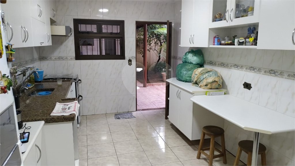 Sobrado à venda com 3 quartos, sendo 1 suíte, em Bosque da Saúde, São Paulo, SP