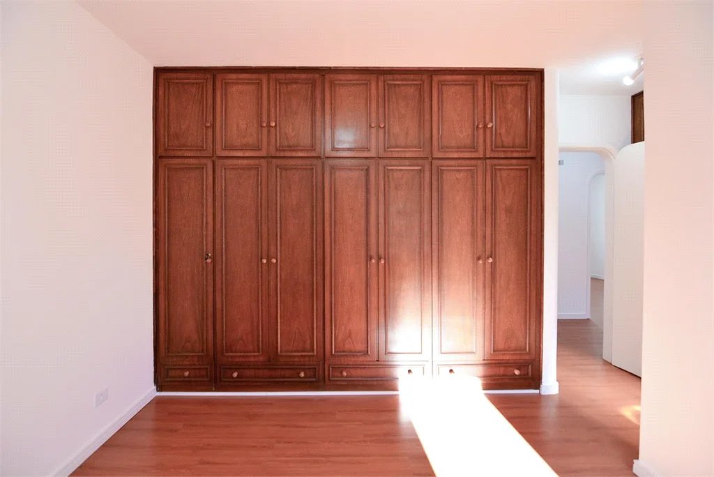 Apartamento à venda com 4 quartos, sendo 2 suítes, em Brooklin Paulista, São Paulo, SP