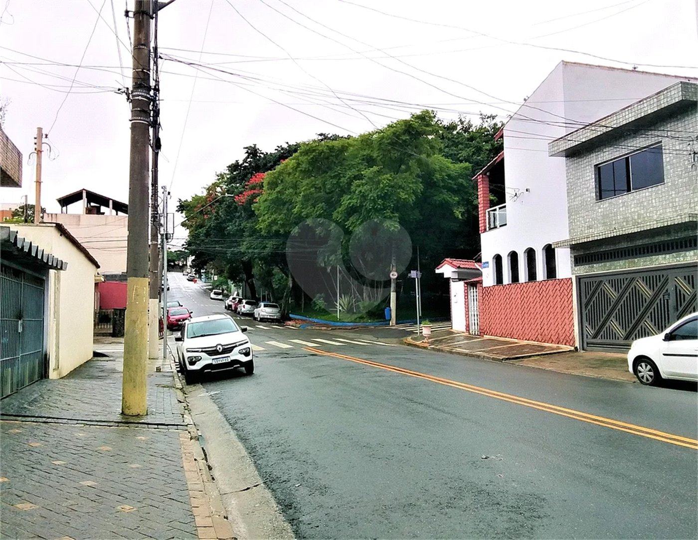 Apartamento com 83m² , 2 dormitórios , 2 vagas , à venda no bairro Cerâmica em São Caetano do Sul.