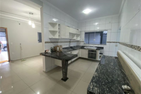 Casa à venda com 4 quartos, sendo 2 suítes,  em Jardim Santa Marta III, Salto, SP