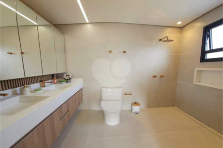 Casa à venda com 3 suítes no condomínio Lagú, São Roque - SP