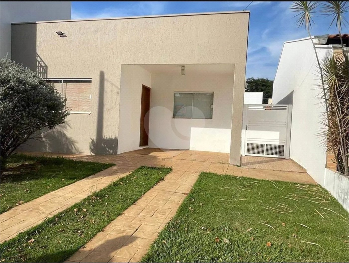 Casa à venda com 2 quartos, sendo 1 suíte, no condomínio Alvorada, Araraquara - SP