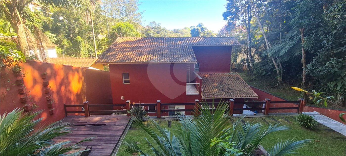 Casa à venda com 3 suítes no condomínio Parque Imperial da Cantareira, Mairiporã - SP
