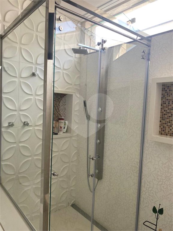 Casa à venda com 4 quartos, sendo 3 suítes, no condomínio Brisa 1, Mogi das Cruzes - SP