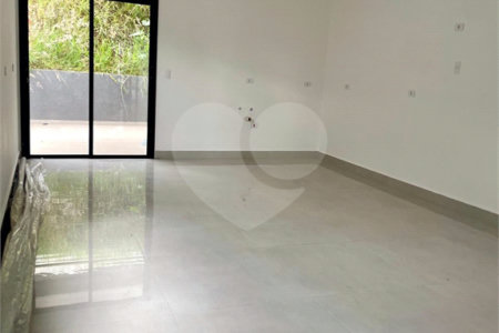 Sobrado à venda com 3 suítes em Jardim dos Pinheiros, Atibaia, SP