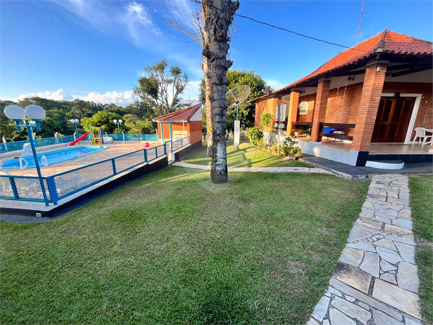 Chácara à venda com 6 quartos, sendo 1 suíte,  em Cercadinho, Alambari, SP