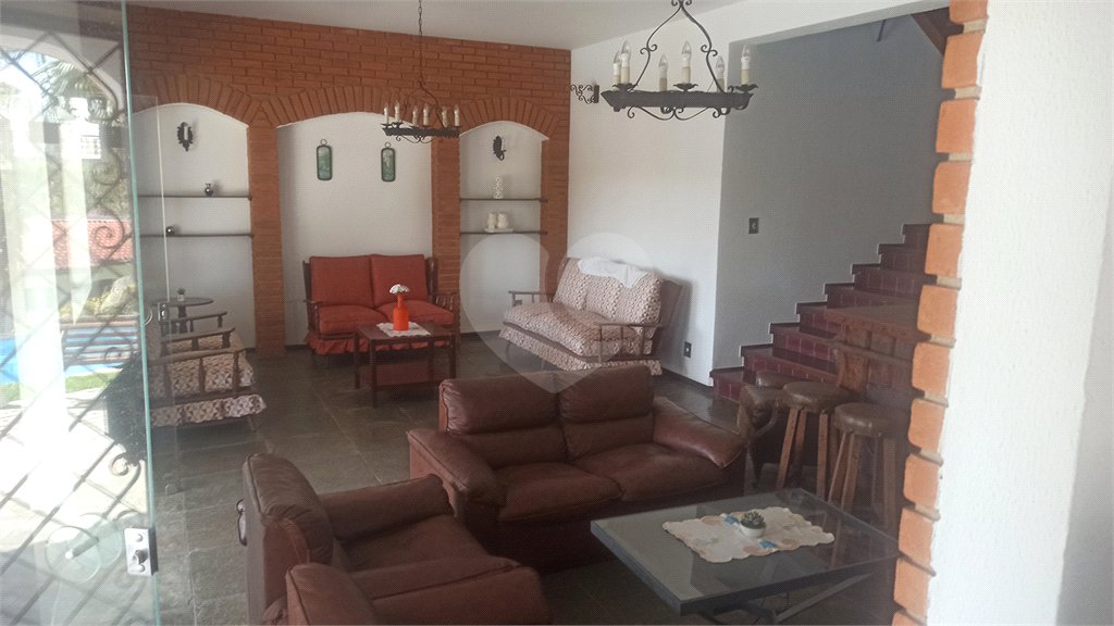 Casa à venda com 4 quartos, sendo 3 suítes, em Jardim Itaperi, Atibaia, SP