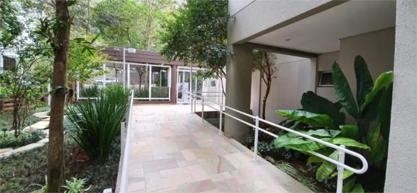 Apartamento à venda com 3 quartos, sendo 1 suíte,  em Vila Andrade, São Paulo, SP