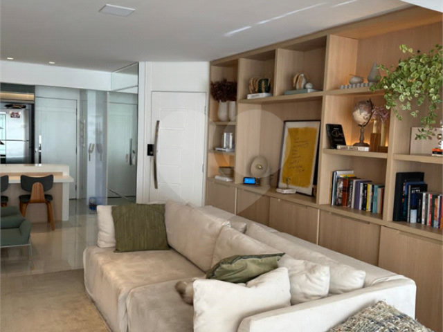 Apartamento à venda com 3 quartos, sendo 1 suíte,  em Jardim Leonor Mendes de Barros, São Paulo, SP