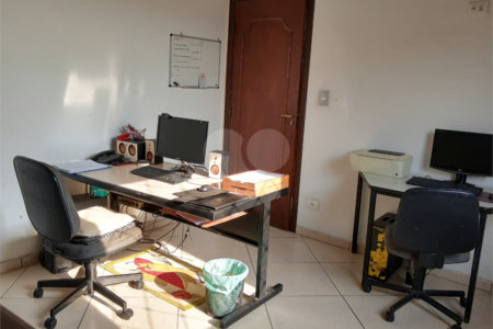 Casa Térrea à venda com 4 quartos, sendo 1 suíte,  em Vila Mazzei, São Paulo, SP