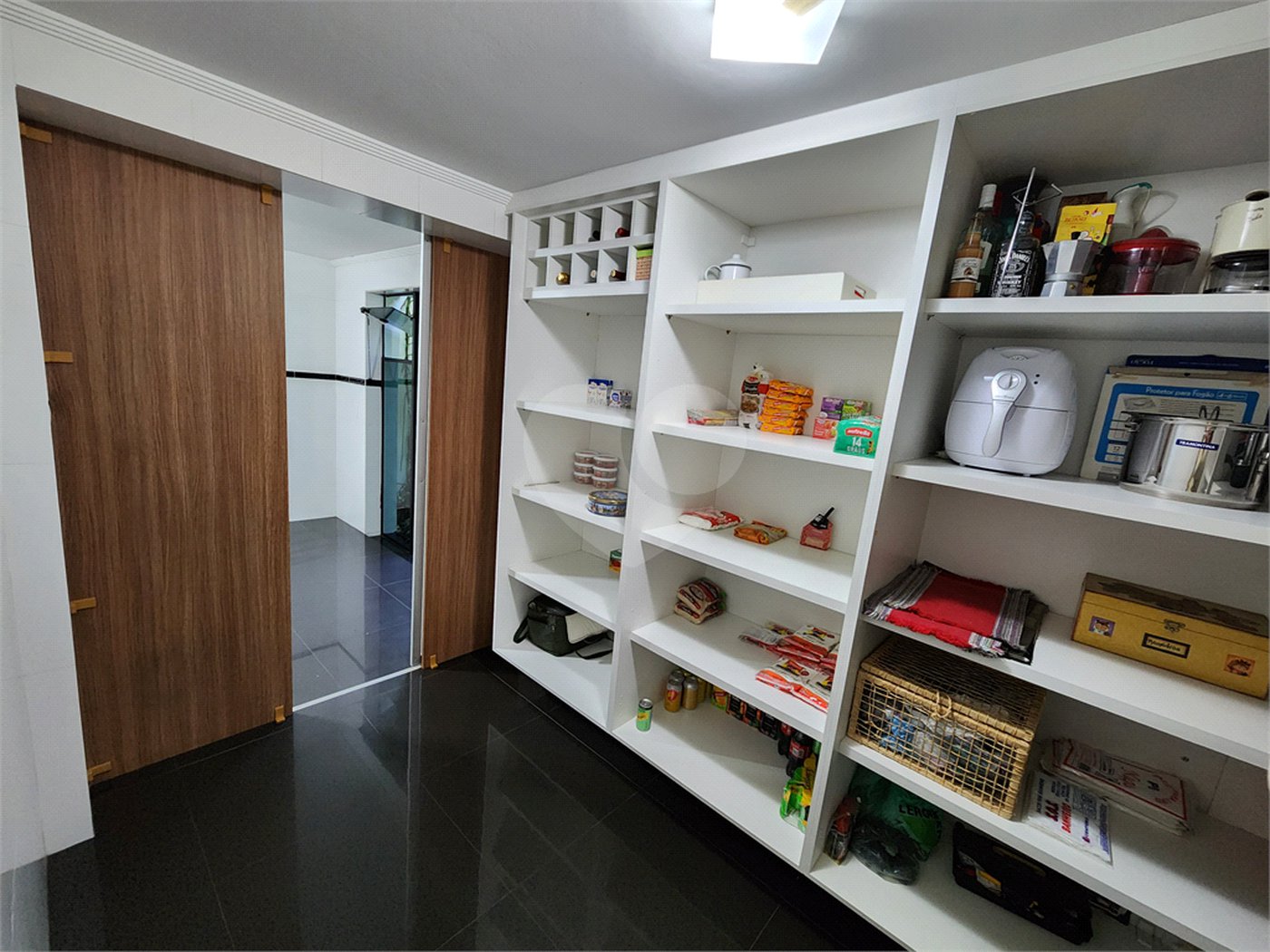 Casa à venda com 4 quartos, sendo 3 suítes,  em Vila Rosália, Guarulhos, SP