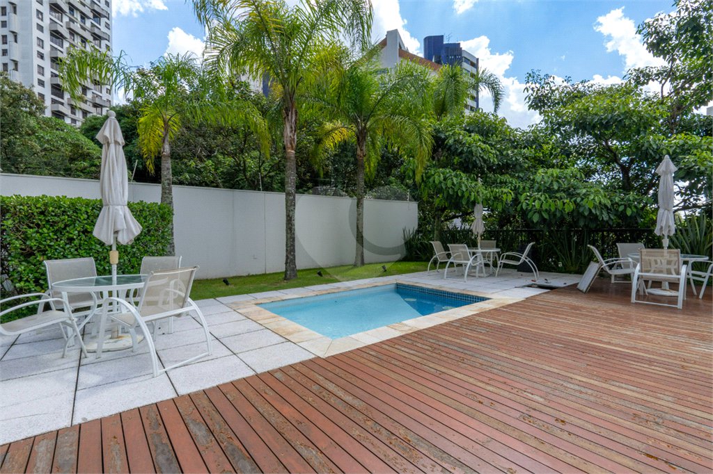 Apartamento à venda com 3 suítes em Vila Suzana, São Paulo, SP