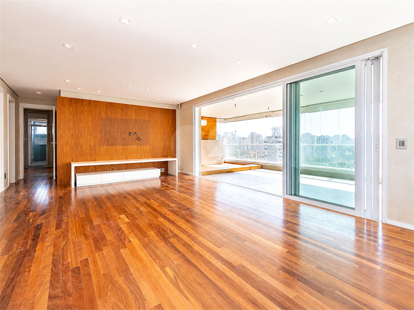 Apartamento à venda com 4 suítes em Cidade Monções, São Paulo, SP