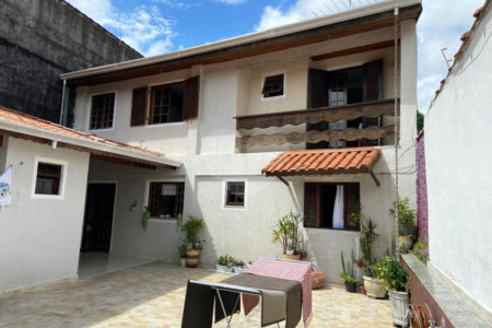 Casa à venda com 3 quartos, sendo 1 suíte, em Vila Acoreana, Poá, SP