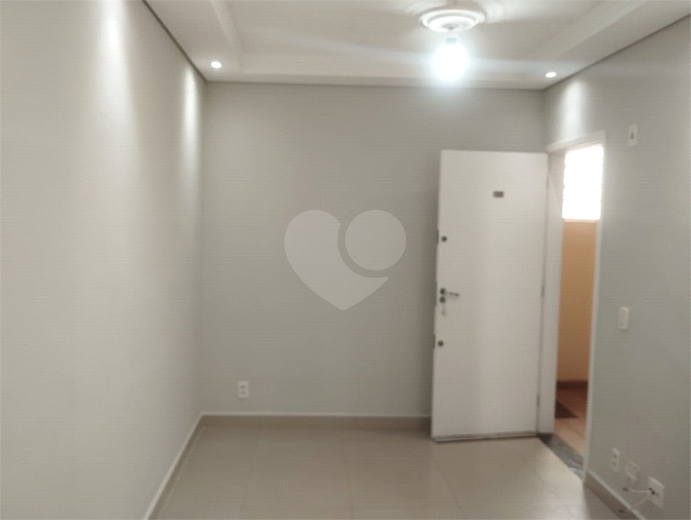 Apartamento à venda com 2 quartos em Parque Laranjeiras, Araraquara, SP