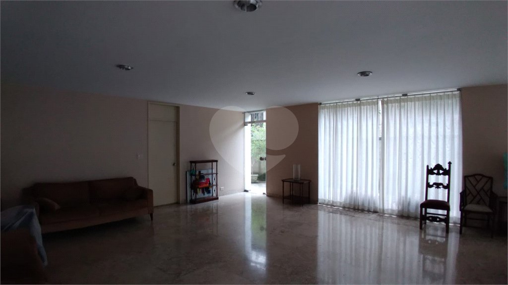 Apartamento à venda com 3 quartos, sendo 1 suíte, em Pinheiros, São Paulo, SP