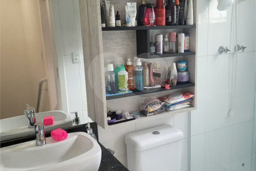 Casa à venda com 3 quartos, sendo 1 suíte, no condomínio Residencial Isabel, São Paulo - SP