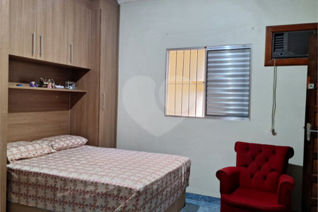 Casa à venda com 2 quartos em Vila Paulicéia, São Paulo, SP