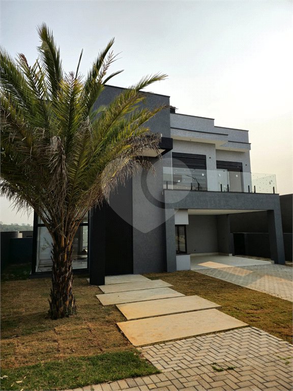 Casa à venda com 4 quartos, sendo 3 suítes, no condomínio Alphaville Nova Esplanada 4, Votorantim - SP