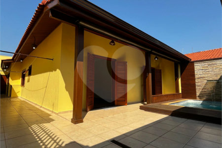 Casa à venda com 3 quartos em Parque da Lagoa, Itapetininga, SP