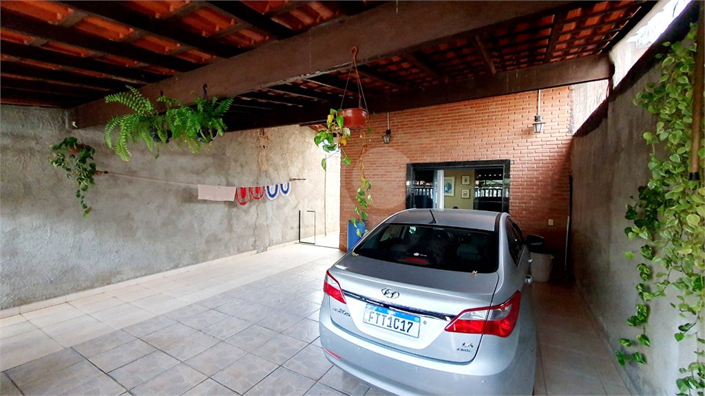 Casa à venda com 4 quartos, sendo 1 suíte,  em Jardim Bonsucesso, Sorocaba, SP