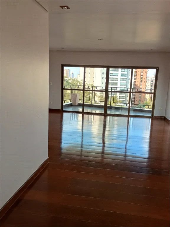 Apartamento à venda ou para alugar com 4 quartos, sendo 1 suíte, em Vila Andrade, São Paulo, SP