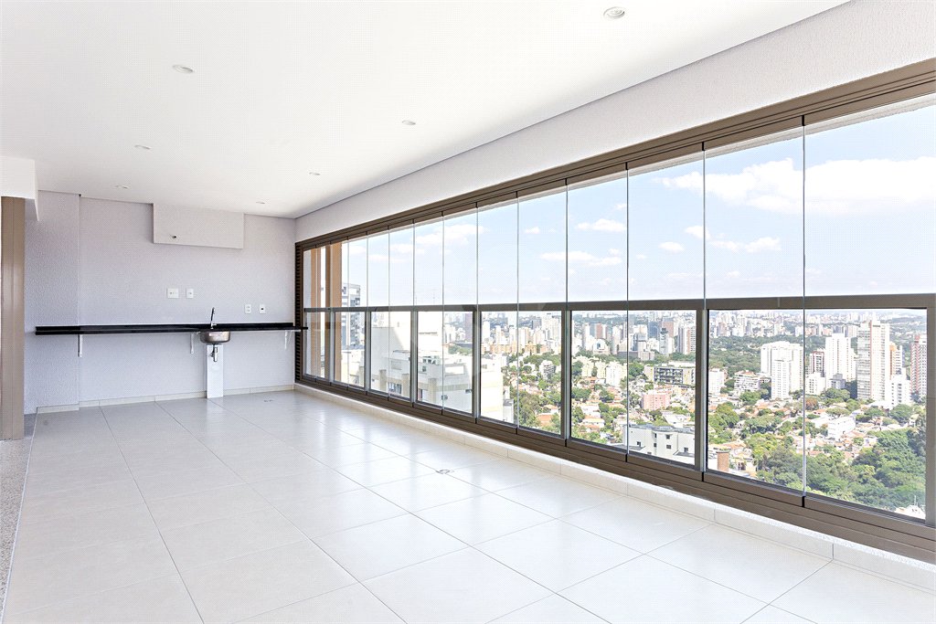 Apartamento à venda com 3 suítes em Sumarezinho, São Paulo, SP