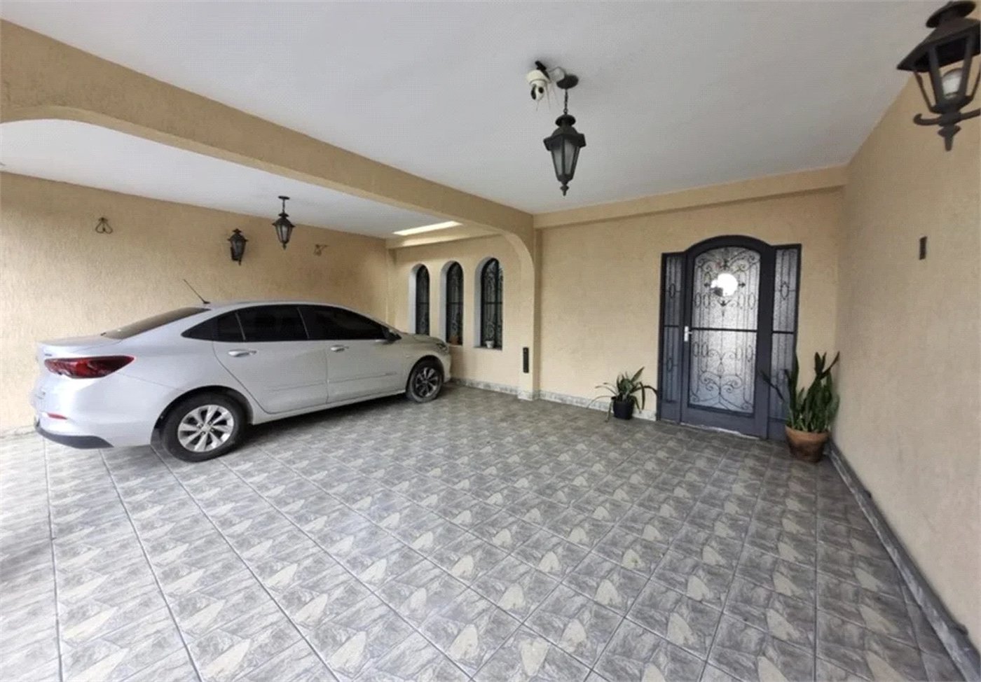 Sobrado à venda com 3 quartos, sendo 2 suítes,  em Jardim Ester Yolanda, São Paulo, SP