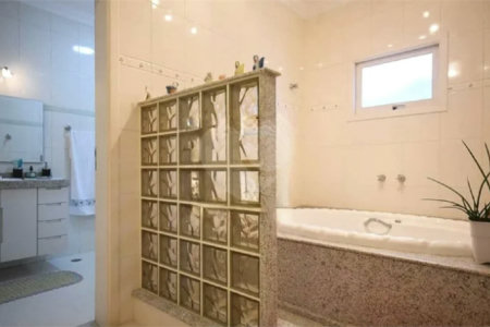 Casa à venda com 5 suítes em Jardim Londrina, São Paulo, SP