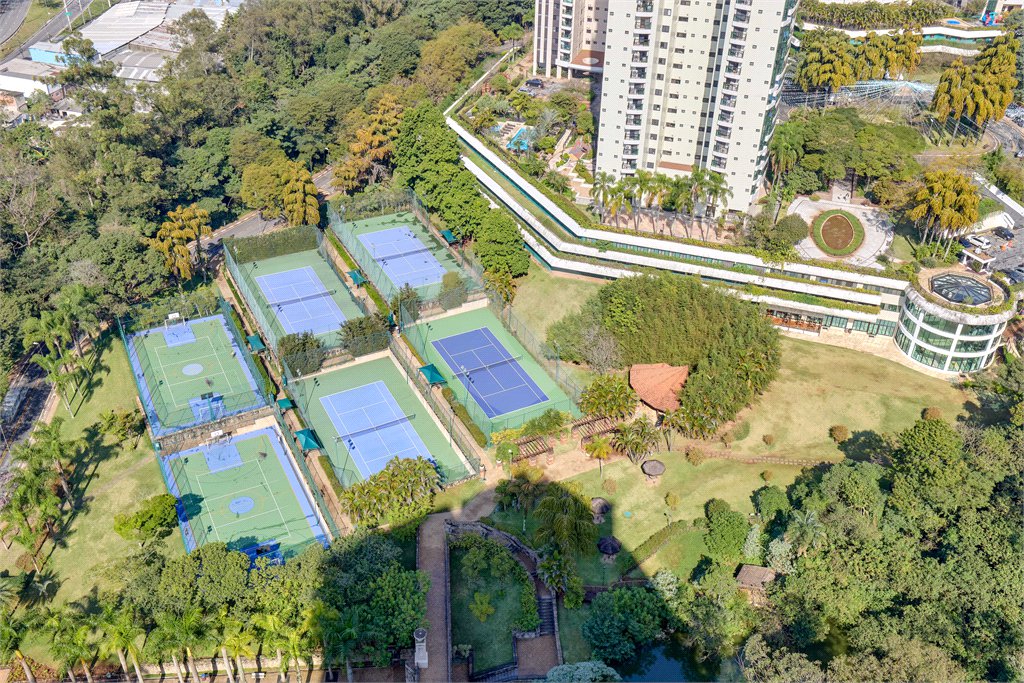 Cobertura à venda com 4 suítes em Panamby, São Paulo, SP