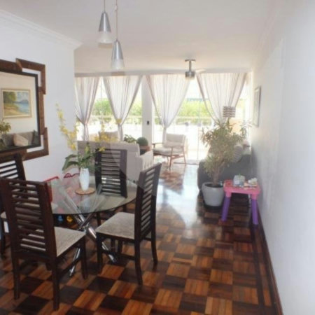 Casa à venda com 3 quartos, sendo 1 suíte, em Jardim Oriental, São Paulo, SP