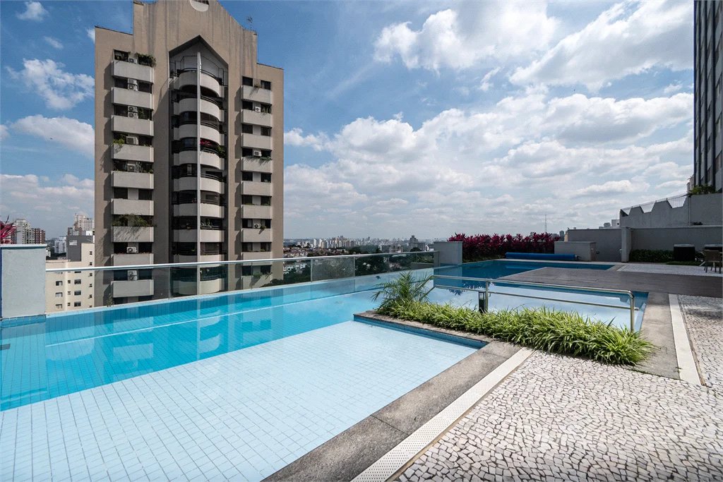 Apartamento à venda com 3 suítes em Sumarezinho, São Paulo, SP