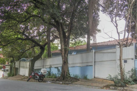 Casa Térrea à venda com 4 quartos, sendo 2 suítes,  em Jardim das Bandeiras, São Paulo, SP