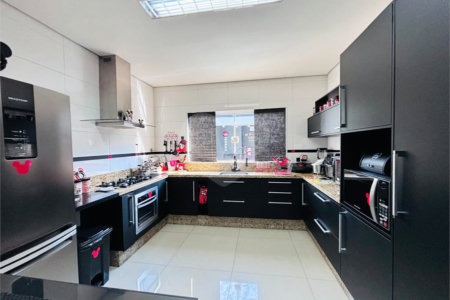 Casa à venda com 4 quartos, sendo 2 suítes, no condomínio Carmen Blanco, Sorocaba - SP