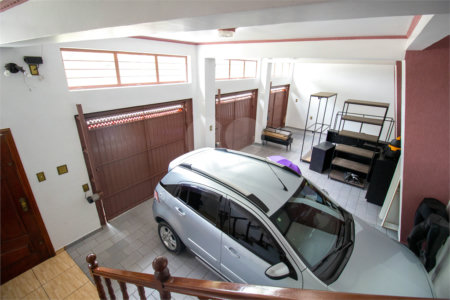 Sobrado à venda com 5 quartos, sendo 1 suíte,  em Jardim Villaça, São Roque, SP
