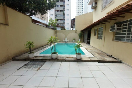 Casa à venda com 4 quartos, sendo 2 suítes,  em Vila Alexandria, São Paulo, SP
