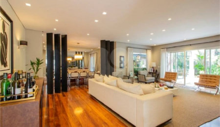 Casa à venda com 4 suítes no condomínio Outeiro, São Paulo - SP