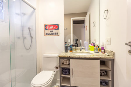 Apartamento à venda com 3 suítes em Parque Reboucas, São Paulo, SP