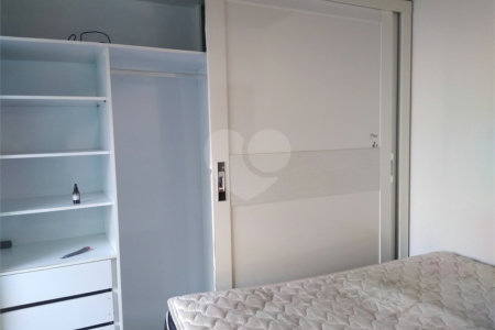 Sobrado à venda com 4 quartos, sendo 3 suítes,  em Vila Monumento, São Paulo, SP