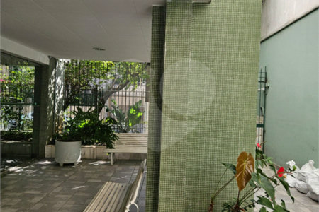 Apartamento à venda com 3 quartos, sendo 1 suíte,  em Itaim Bibi, São Paulo, SP