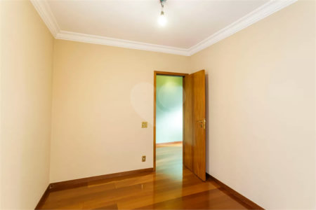 Apartamento à venda com 2 quartos, sendo 1 suíte, em Vila Olímpia, São Paulo, SP