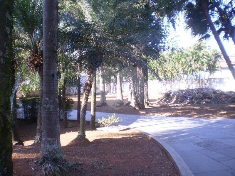 Sobrado à venda com 7 quartos, sendo 4 suítes, em Jardim Petrópolis, São Paulo, SP