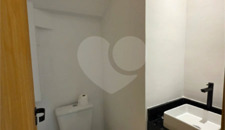 Sobrado à venda com 3 quartos, sendo 1 suíte,  em Vila Gumercindo, São Paulo, SP