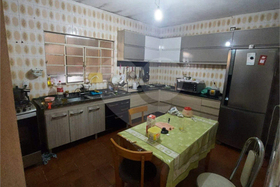 Sobrado à venda com 8 quartos no Brasilândia, São Paulo, SP