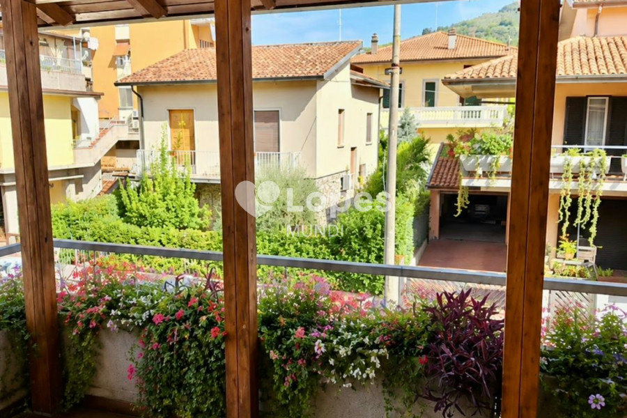 Casa à venda em Montecatini Terme, Toscana, Itália – 480 m² e terreno de 10.000 m²