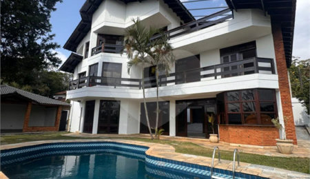 Sobrado à venda ou para alugar com 4 quartos, sendo 3 suítes,  em Serra da Cantareira, Mairiporã, SP