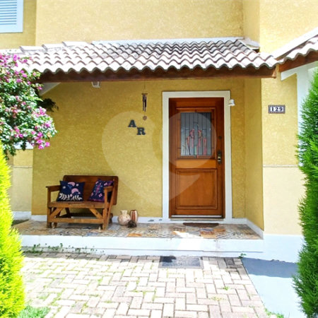 Casa à venda com 3 quartos, sendo 2 suítes, no condomínio Altos de São Roque, São Roque - SP
