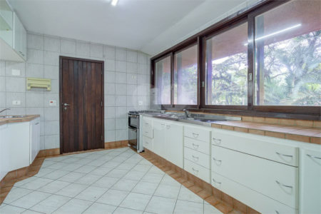 Sobrado à venda ou para alugar com 4 quartos, sendo 1 suíte, em Chácara Monte Alegre, São Paulo, SP