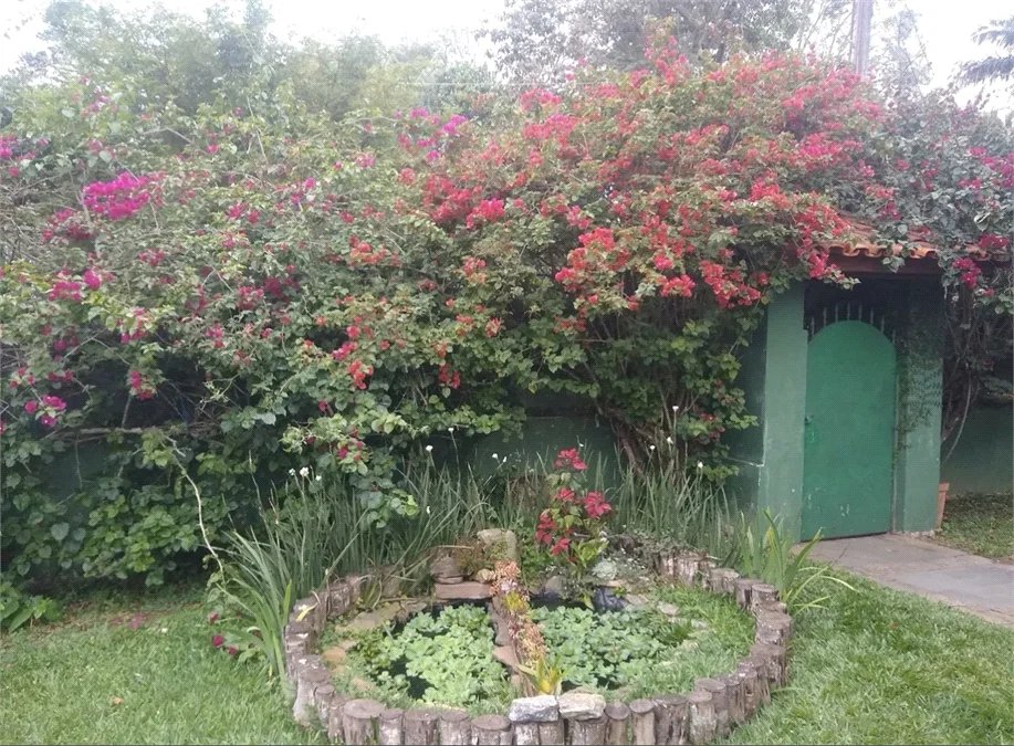 Excelente oportunidade de venda em condomínio fechado.